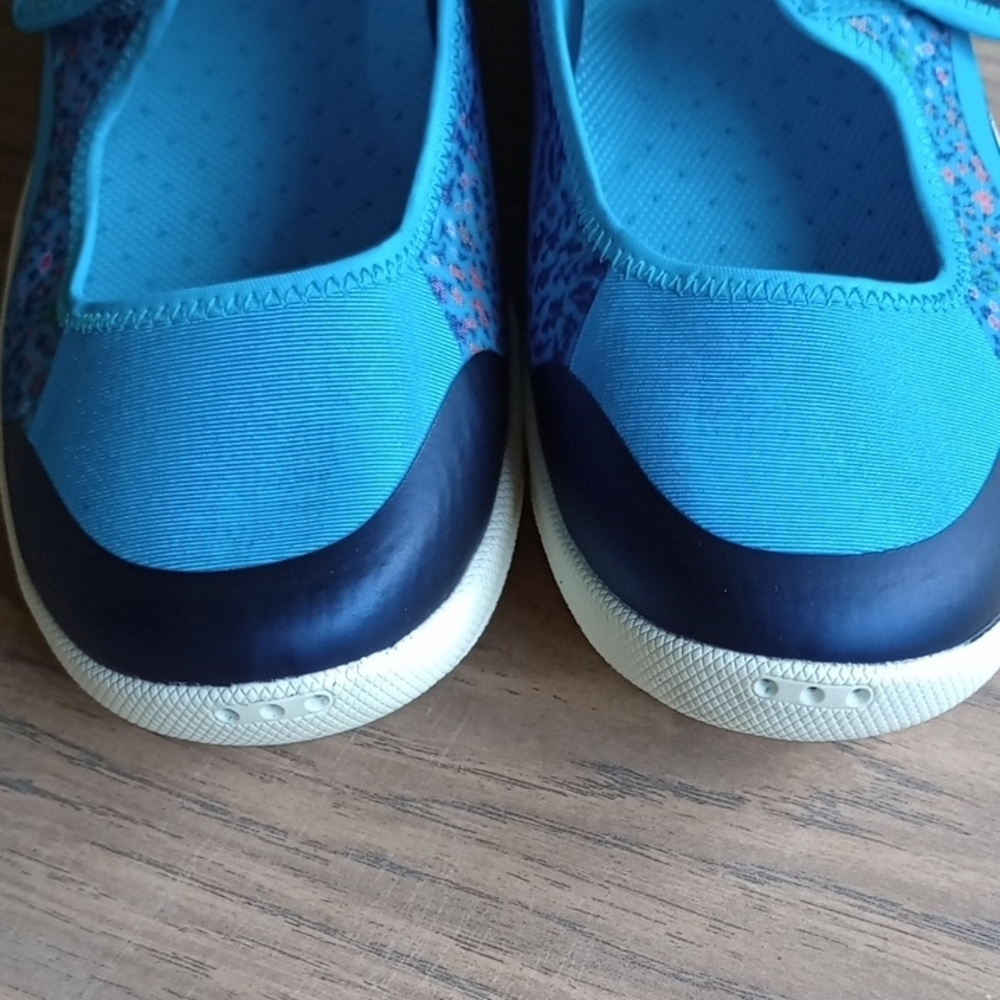 Lands' End‎ Blue Sneakers with Textured Strap - Picture 10 of 10